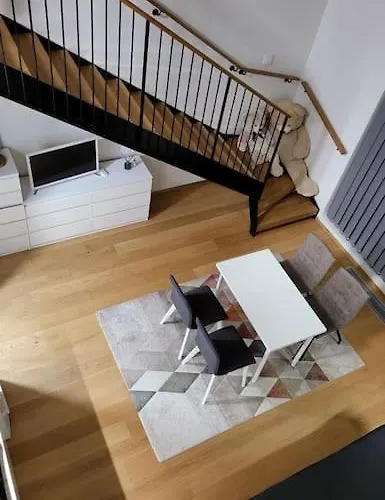 Lägenhet Spacious Loft With A View *